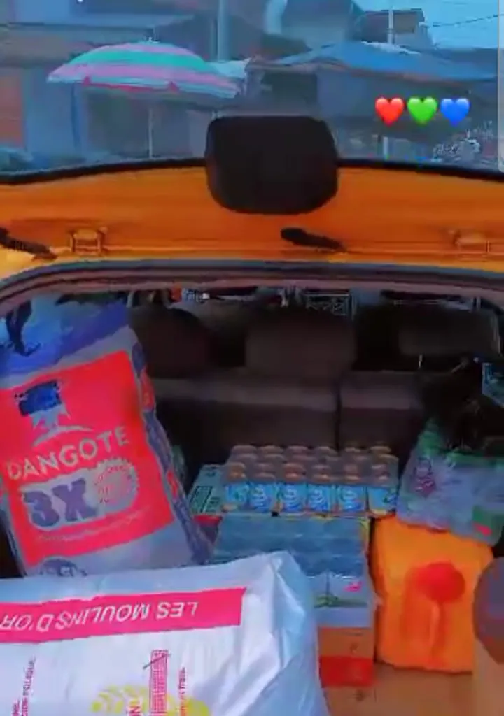 Galerie - Carême 2024 : La Voce Di Maria apporte le sourire à l'orphelinat de Djeffa