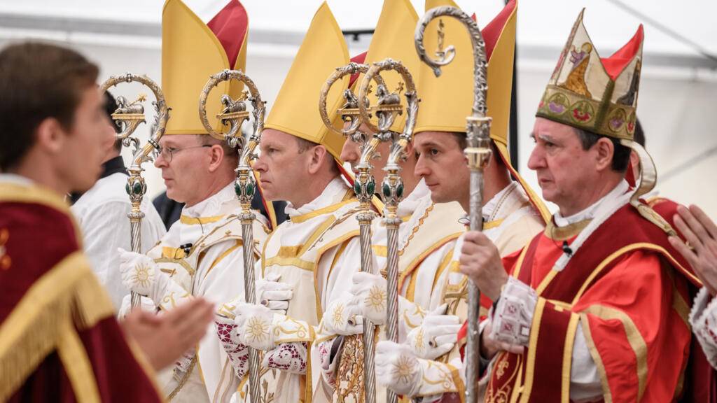 Ordinations à Écône : le Vatican excommunie plusieurs responsables de la FSSPX pour « acte schismatique »